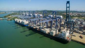 Puerto de Balboa, ubicado en la entrada pacífica del Canal de Panamá.