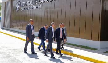 El Centro de Cancerología en la Ciudad de la Salud cuenta con 132 camas y 4 aceleradores lineales.