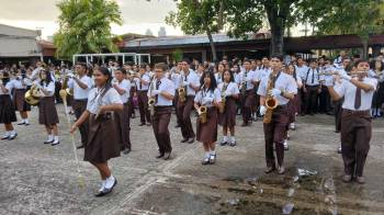 Las instalaciones de este plantel todavía presentan defectos, que perjudican a los estudiantes.