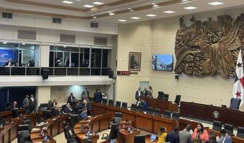 La Asamblea se declaró en sesión permanente para discutir la conformación de las comisiones, pero al no lograr consenso decretaron un receso hasta el lunes.
