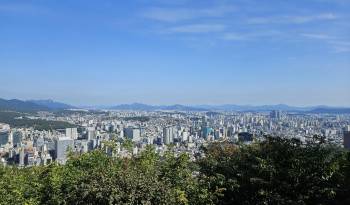 Vista de la ciudad de Seúl desde el mirador de la montaña Namsan.