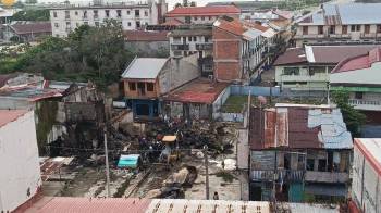 El incendio se reportó pasadas las 11:00 p.m. de este domingo 2 de junio.