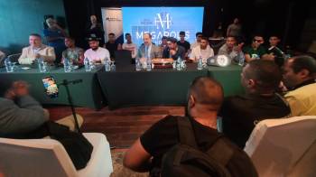 En conferencia de prensa se presentaron ayer a los actores de la mega función de boxeo.