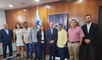 Miembros de la bancada diputados electos de CD, se reunieron con el presidente de la Cámara de Comercio, Juan Arias.