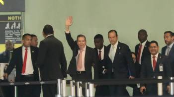 El presidente electo, Edmundo González Urrutia, en el Aeropuerto Internacional de Toocumen.