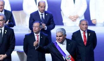 El presidente de la República, José Raúl Mulino, durante su acto de juramentación, este lunes, en Atlapa.