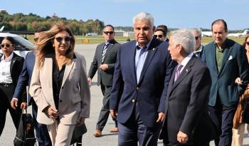 El presidente de la República, José Raúl Mulino junto a su esposa y primera dama, Maricel de Mulino.