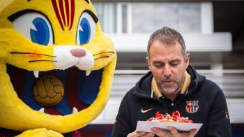 Hansi Flick pasó de perder relevancia con la selección alemana a ganar trascendencia al frente del Barcelona.