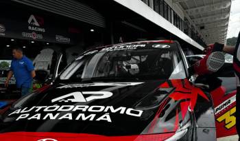 Luis Ramírez, conduciendo un potente auto Hyundai Elantra, pisó todo el acelerador para lograr un tiempo de 1:09.286.