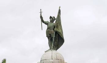 Acto de conmemoración por el centenario de la inauguración del monumento de Vasco Nuñez de Balboa por parte de la Embajada de España, en la Cinta Costera de la Ave. Balboa.