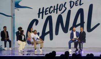 Jóvenes participaron en un panel con expertos sobre la historia e importancia del Canal para el comercio mundial.