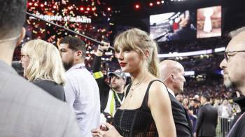 Fotografía de archivo del 12/02/2024 de la cantante estadounidense Taylor Swift al asistir al Super Bowl LVIII. EFE/JOHN G. MABANGLO