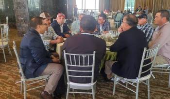 Vista de la reunión entre productores y autoridades en el Congreso de Arroz.