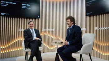 El presidente de Argentina, Javier Milei, durante la entrevista con Bloomberg.