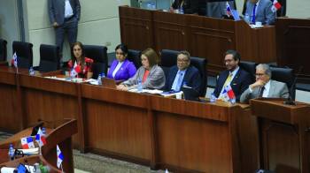 El director de la CSS, Dino Mon, y el ministro de Salud, Fernando Boyd Galindo, han asistido al debate en la Asamblea.