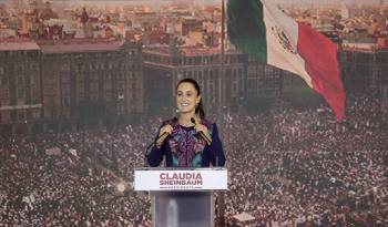La candidata oficialista a la presidencia de México, Claudia Sheinbaum, habla durante una conferencia de prensa este lunes en la Ciudad de México (México).
