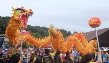 Las carreras Botes de Dragón es considerada como una milenaria competencia oriental de los amantes del remo.