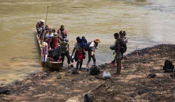 Actualmente solicita a los migrantes irregulares que llegan a zonas cercanas al Darién que se registren en una aplicación móvil para reportar su tránsito.