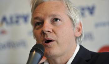 Fotografía de archivo del fundador de WikiLeaks, el australiano Julian Assange, en una rueda de prensa, el 24 de octubre de 2011, en Londres.