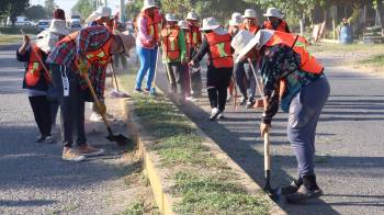 Los extranjeros trabajan bajo el programa de asistencia humanitaria del Gobierno federal y del estado de Chiapas, limítrofe con Centroamérica.