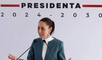 La presidenta electa de México, Claudia Sheinbaum, habla durante la ratificación de Zoé Robledo como director general del Instituto Mexicano del Seguro Social.