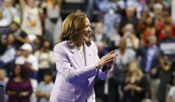 Fotografía del 10 de agosto de 2024 de la candidata demócrata y vicepresidenta estadounidense Kamala Harris durante un evento de campaña en el Centro Thomas and Mack de la Universidad de Nevada en Las Vegas.