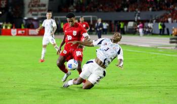 Édgar Bárcenas durante el partido contra Costa Rica.