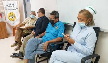 Pacientes de hemodiálisis esperan por atención en la Policlínica Santiago Barraza, La Chorrera.