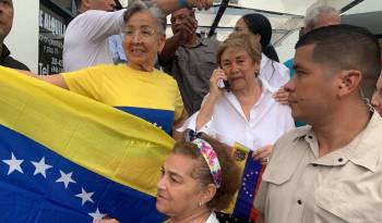 ¡Hoy ustedes son libres! La gente está en la calle desde ayer y no va a parar hasta que Edmundo sea presidente, dijo Moscoso.