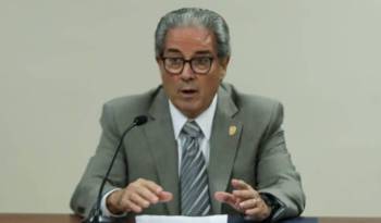 El ministro de salud, Fernando Boyd Galindo.