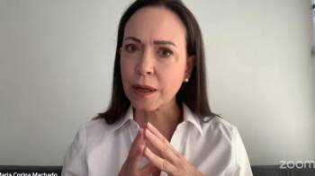 Captura de pantalla tomada de la cuenta en Youtube del partido político Vente Venezuela en la que aparece la líder opositora de Venezuela María Corina Machado, durante una entrevista virtual, desde Caracas.