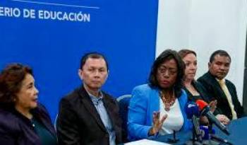 Lucy Molinar, ministra de Educación.