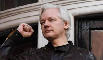 El acuerdo le permitiría a Assange quedar en libertad tras pasar cinco años en una prisión británica.
