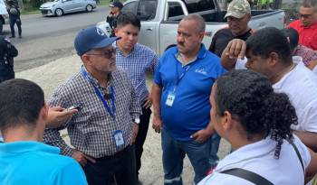 La protesta culminó con dos personas detenidas, según el reporte de las televisoras.