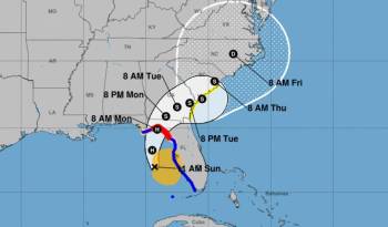 A las 8:00 a.m. locales (12H00 GMT), la tormenta se encontraba a unos 255 kilómetros al suroeste de la ciudad de Tampa