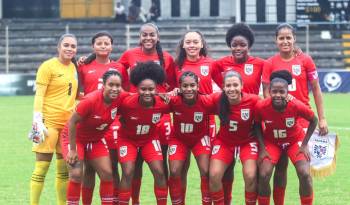 El equipo femenino durante un amistoso contra Nicaragua.