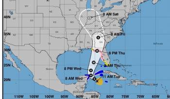 Imagen cedida por el Centro Nacional de Huracanes donde se muestra el pronóstico de cinco días de la trayectoria de la tormenta tropical Helene por el Atlántico hacia el golfo de México.