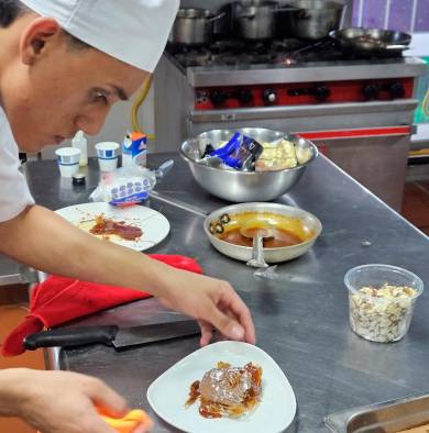 Dieciocho estudiantes de gastronomía se disputaron la Copa Club Gastronómico de Panamá.