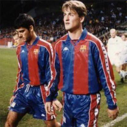 Pep Guardiola (i.) y Thomas Chrisitiansen (d.) durante un partido con el FC Barcelona.