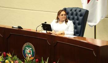 Castañeda recibió el apoyo de Realizando Metas, Cambio Democrático, Partido Revolucionario Democrático y Partido Panameñista.