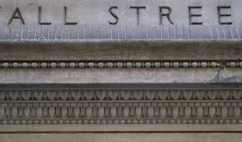 Wall Street se mantiene alerta a las próximas decisiones de la Fed sobre los tipos de interés.