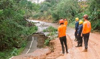 Suspenden clases y abren 19 albergues ante emergencia por lluvias