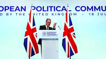 El primer ministro británico, Keir Starmer, habla durante una conferencia de prensa en la reunión de la Comunidad Política Europea.