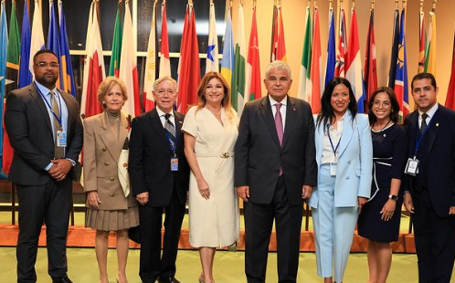 La primera dama junto a su esposo, el presidente José Raúl Mulino, en las Naciones Unidas