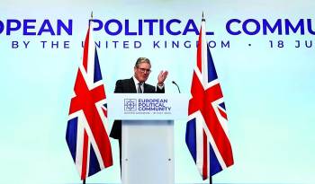 El primer ministro británico, Keir Starmer, habla durante una conferencia de prensa en la reunión de la Comunidad Política Europea.