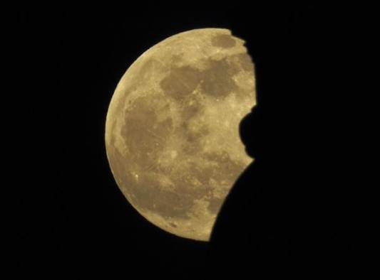 La primera superluna rosa cierra el mes de abril