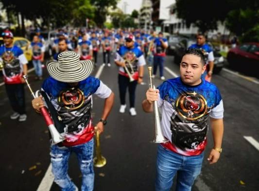 Banda Internacional El Hogar