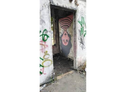 Arte da vida a edificios abandonados en Amador