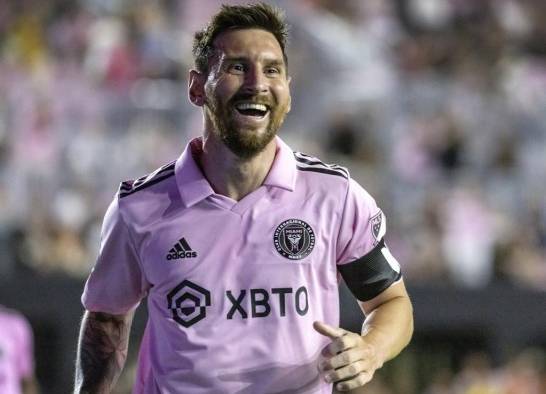 Lionel Messi de Inter Miami celebra un gol durante el partido ante Atlanta United en la Leagues Cup, en Fort Lauderdale, Florida (EE.UU.).