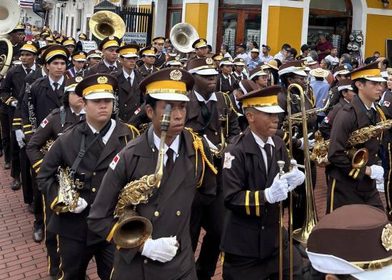 Junto a las dianas y los actos conmemorativos, los desfiles patrios han sido una tradición en Panamá desde sus inicios en los años 20 .